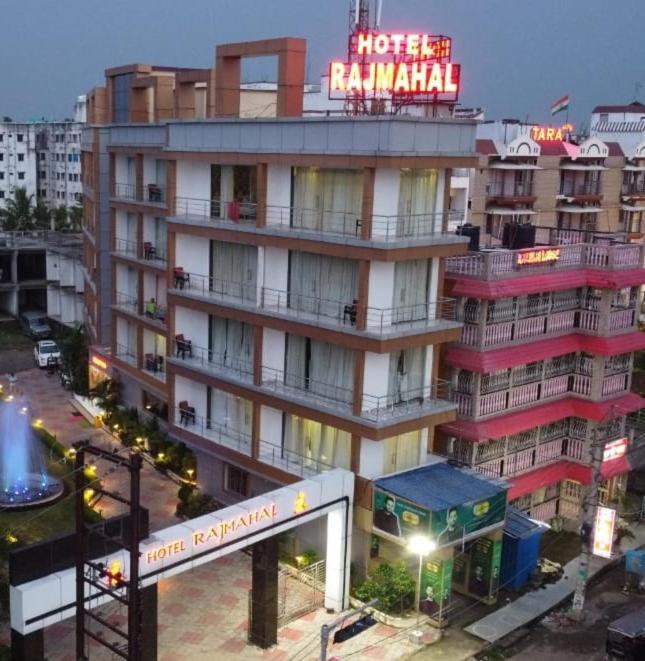 טארפית Hotel Rajmahal מראה חיצוני תמונה